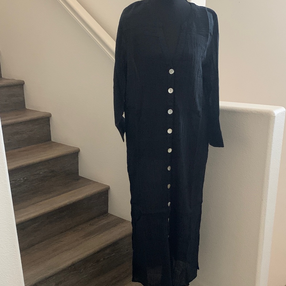 NWT Garnet Hill 💯 Cotton Black V Neck  3/4 Sleeve Dress with White Buttons.